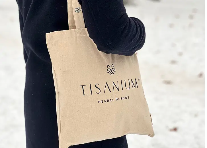 tote-bag-handling